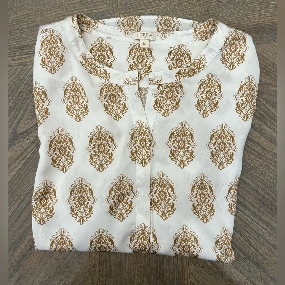 Elegant White and Gold Patterned Women's Top - Picture 8 of 12